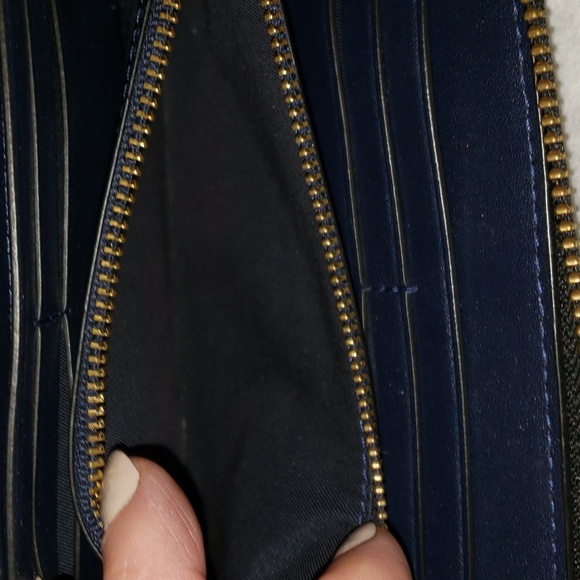 Tory Burch Robinson Continental Zip Around Wallet Black - Picture 10 of 10